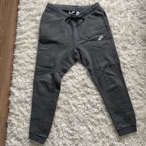 Men’s Nike joggers!